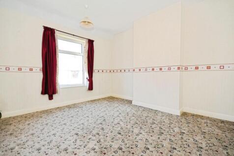BEDROOM 1.jpg
