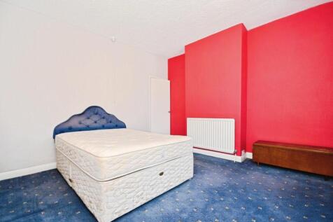 BEDROOM 2 02.jpg