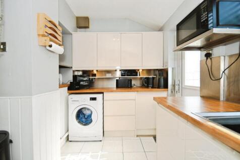 KITCHEN 02.jpg