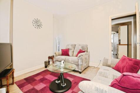 LOUNGE 02.jpg
