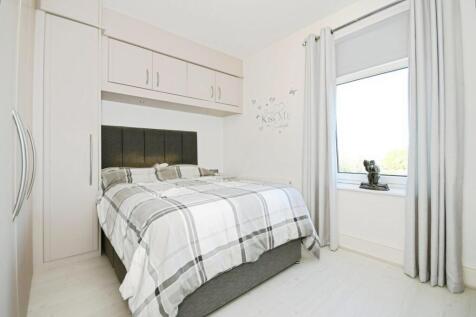 BEDROOM 2 02.jpg