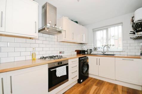KITCHEN 02.jpg