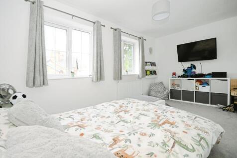 BEDROOM 2 02.jpg