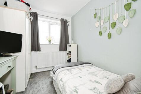 BEDROOM 3 02.jpg