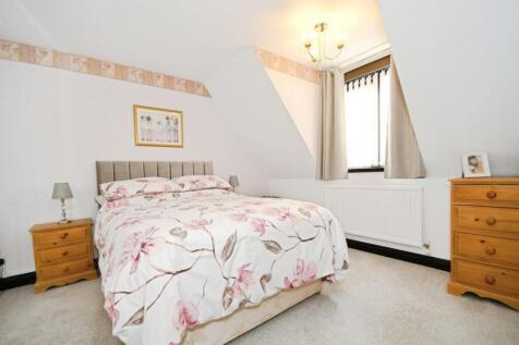 BEDROOM 1.jpg