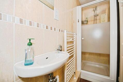 EN SUITE 02.jpg