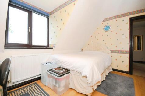 BEDROOM 2 02.jpg