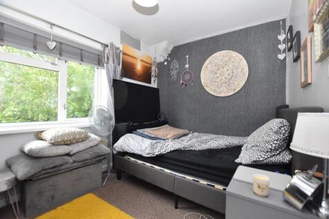 bed 2.jpg