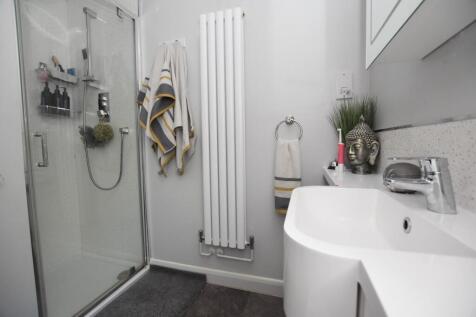 bathroom (2).jpg