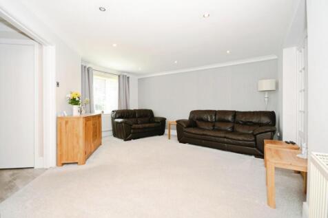 LOUNGE 01.jpg