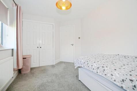 BED 2 02.jpg
