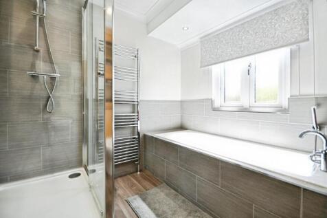 BATHROOM 01.jpg