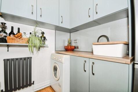 KITCHEN 02.jpg