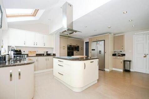 KITCHEN 03.jpg