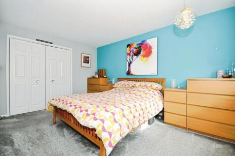 BEDROOM 1 03.jpg