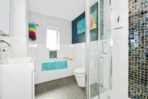 BATHROOM 02.jpg