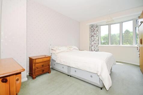 BEDROOM 1.jpg