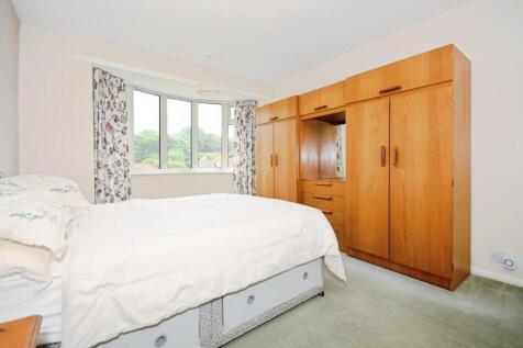 BEDROOM 1 02.jpg
