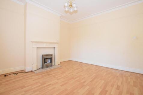 Living room 5.JPG