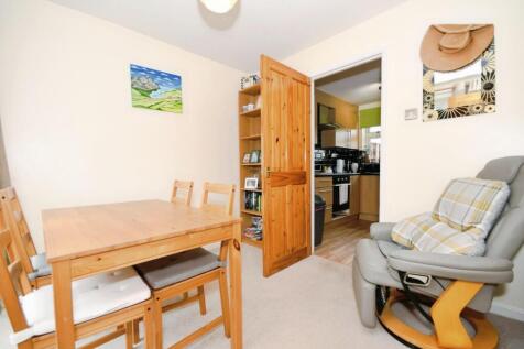 DINING ROOM.jpg
