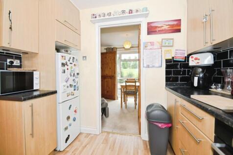 KITCHEN 02.jpg