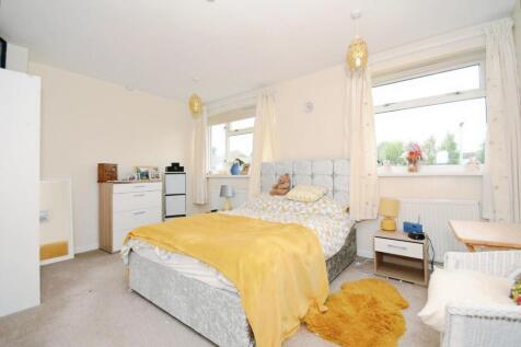 BEDROOM 1.jpg