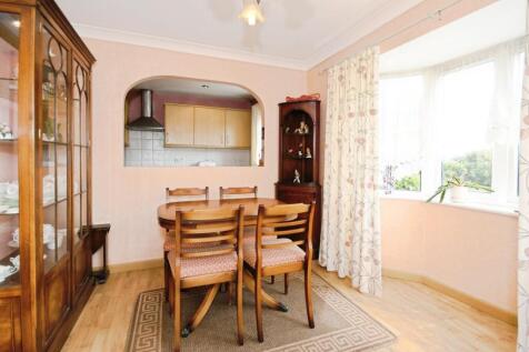 DINING ROOM.jpg
