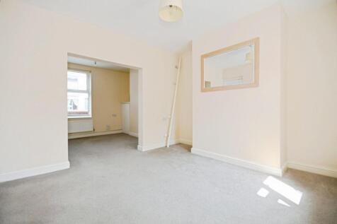 DINING ROOM.jpg