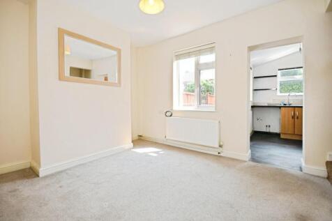 DINING ROOM 02.jpg