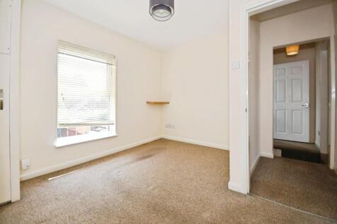 BEDROOM 1.jpg