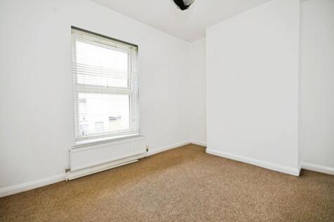 BEDROOM 2.jpg
