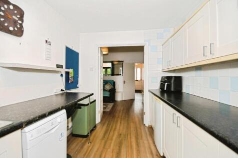 KITCHEN 03.jpg