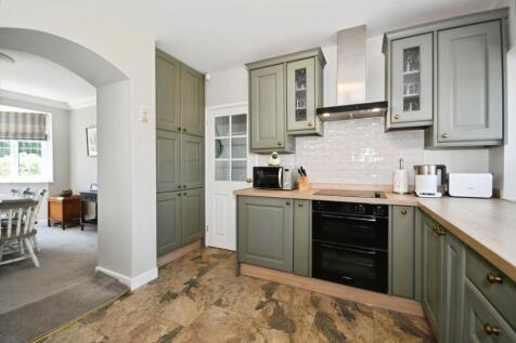 KITCHEN 03.jpg