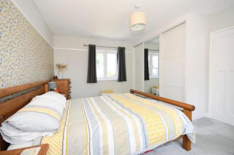 BEDROOM 1.jpg