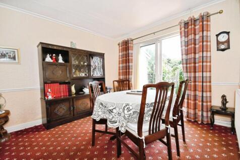 DINING ROOM 02.jpg