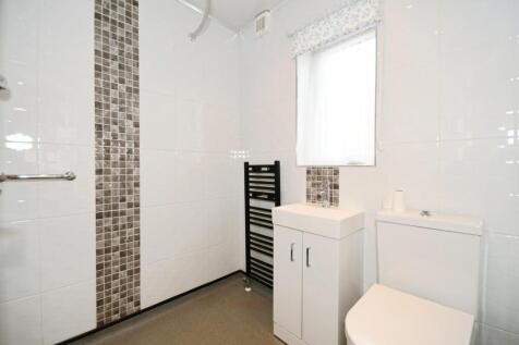 SHOWER ROOM.jpg