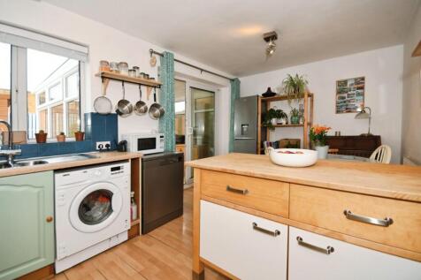 KITCHEN 02.jpg