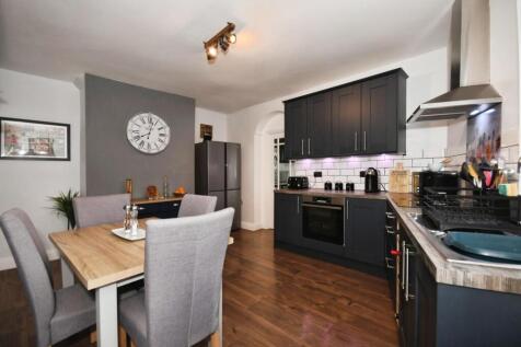 KITCHEN 03.jpg