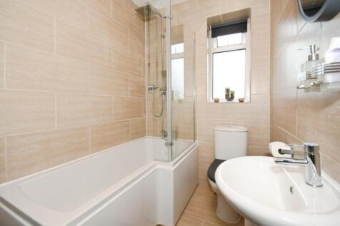 BATHROOM 02.jpg