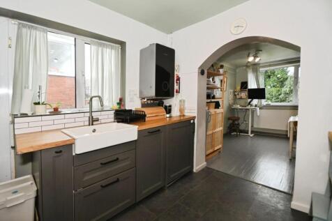 KITCHEN 02.jpg