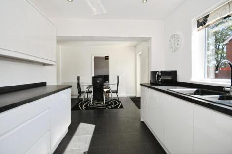 KITCHEN 02.jpg