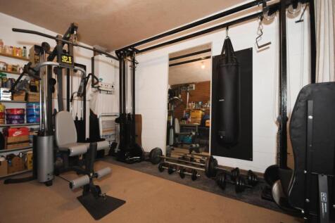 GARAGE.jpg