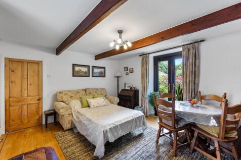 SITTING ROOM BED 3 03.jpg