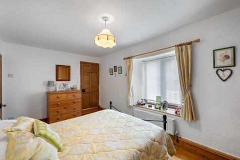 BEDROOM 2 02.jpg