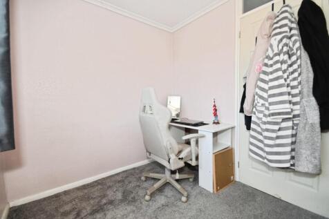 BEDROOM 3 02.jpg