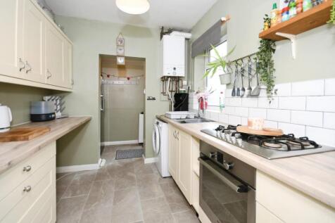KITCHEN 02.jpg
