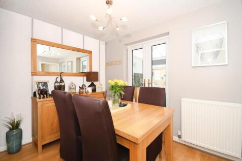 DINING ROOM 02.jpg