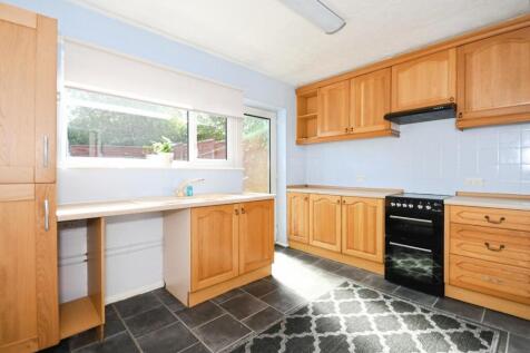 KITCHEN 02.jpg