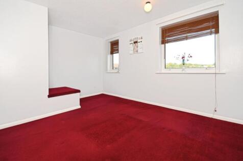 BEDROOM 1.jpg