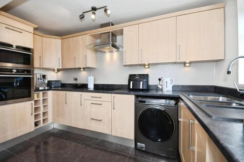 KITCHEN 03.jpg